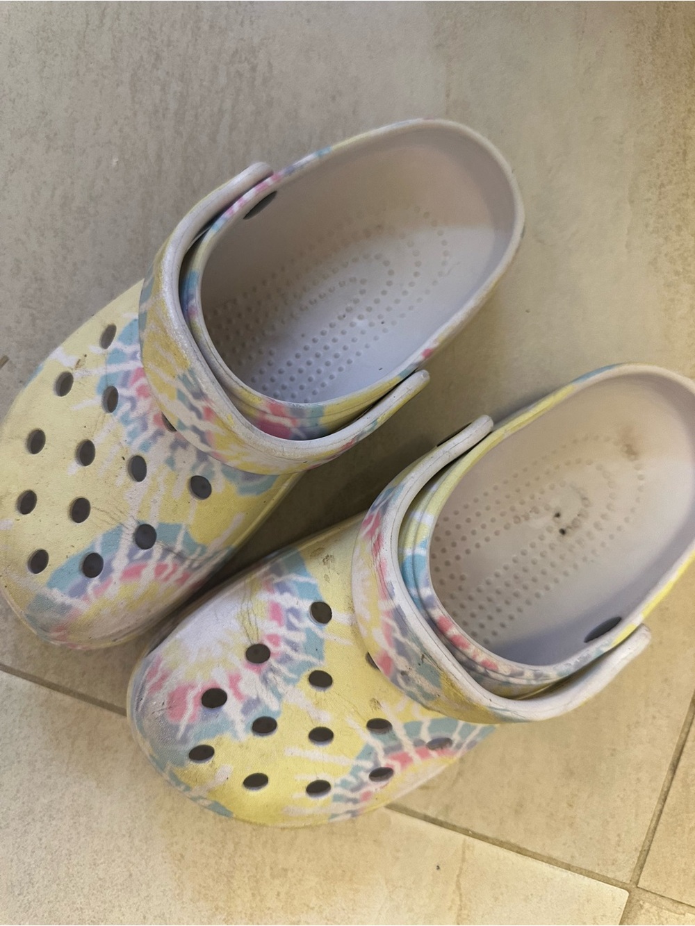 Time and Tru Yellow Tie-Dye Slip-On Well Worn Clogs Women size 7.5 Shoes - Picture 4 of 8